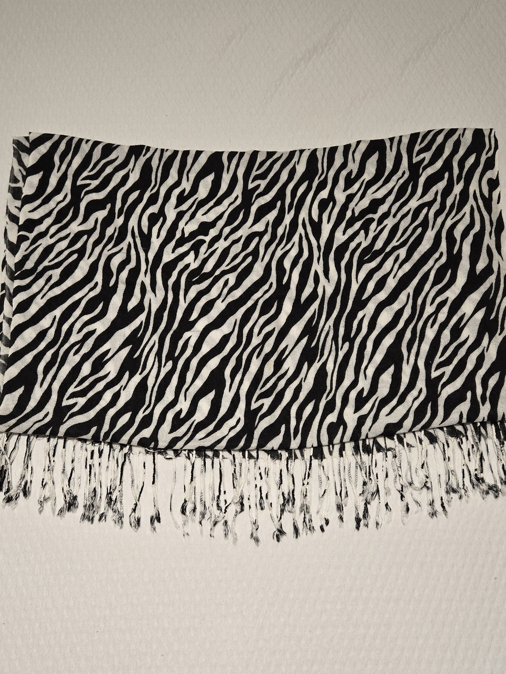 Nwot Zebra Print Fringe Scarf - Black & White